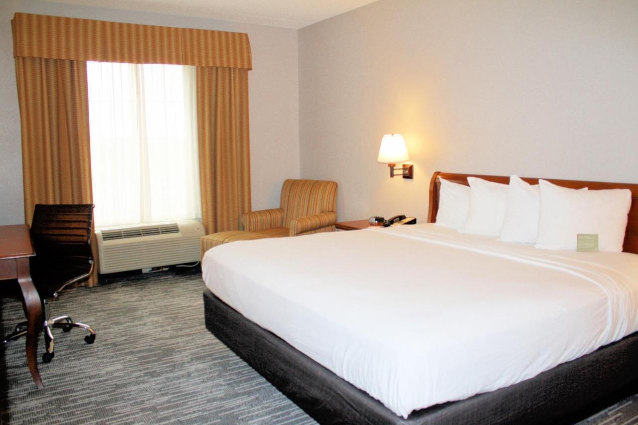King Suite Living Room Non Smoking