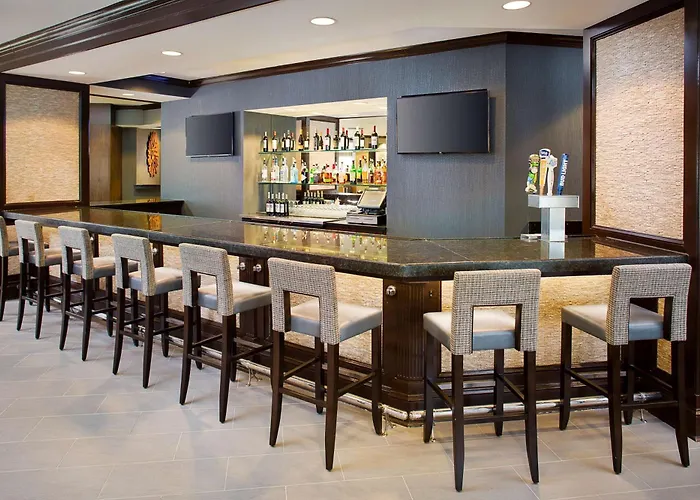 Doubletree By Hilton Baltimore - BWI AirportAirport Hotel